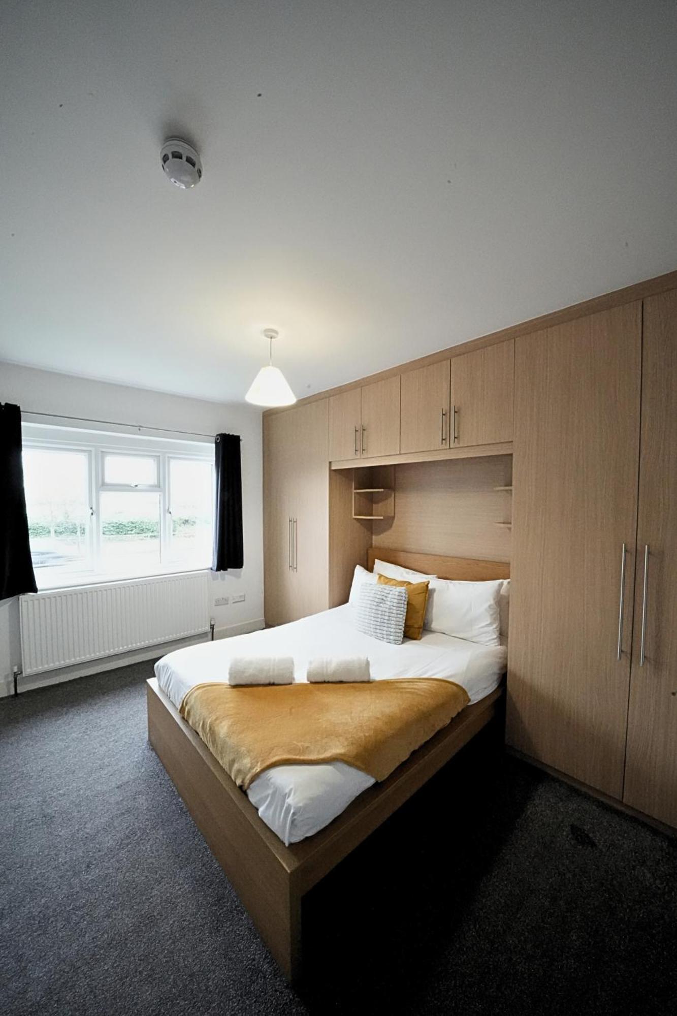 The Great Airport Place-Private Bedrooms With Private Bathroom-1 Bus To Heathrow Airport-5 Minutes By Car- Helpful Advice From Our Team Хармондсворт Экстерьер фото