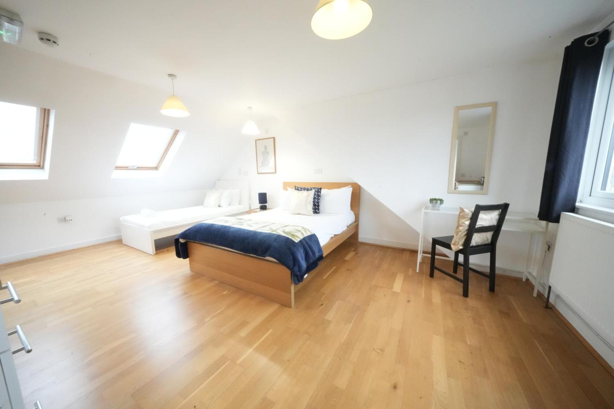 The Great Airport Place-Private Bedrooms With Private Bathroom-1 Bus To Heathrow Airport-5 Minutes By Car- Helpful Advice From Our Team Хармондсворт Экстерьер фото
