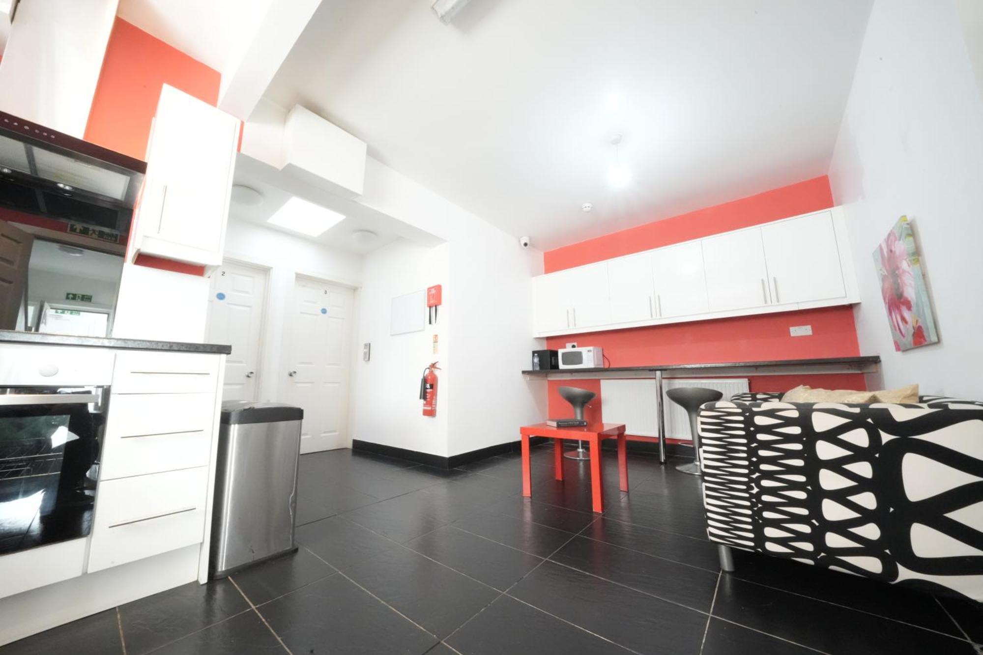 The Great Airport Place-Private Bedrooms With Private Bathroom-1 Bus To Heathrow Airport-5 Minutes By Car- Helpful Advice From Our Team Хармондсворт Экстерьер фото