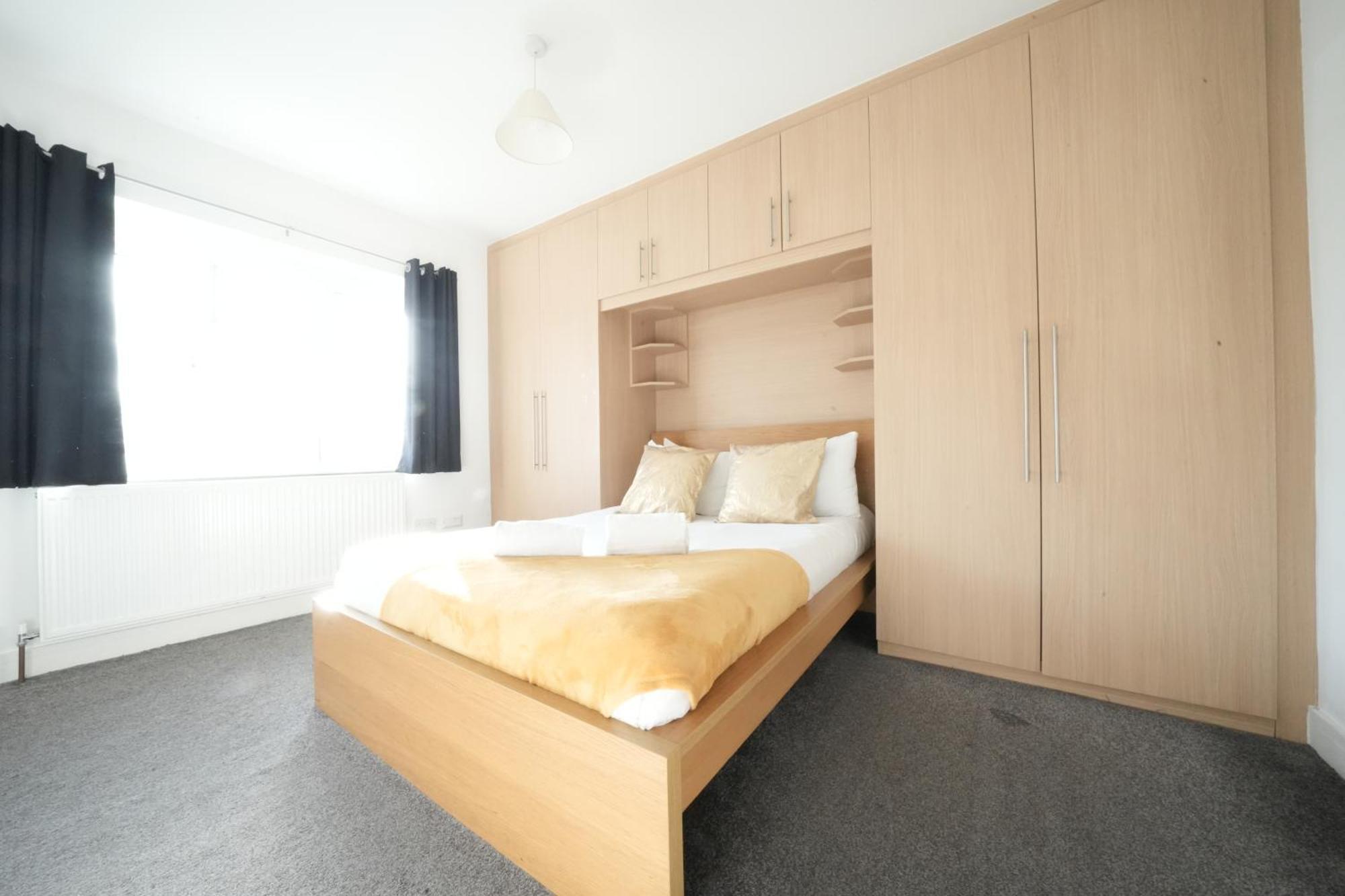 The Great Airport Place-Private Bedrooms With Private Bathroom-1 Bus To Heathrow Airport-5 Minutes By Car- Helpful Advice From Our Team Хармондсворт Экстерьер фото
