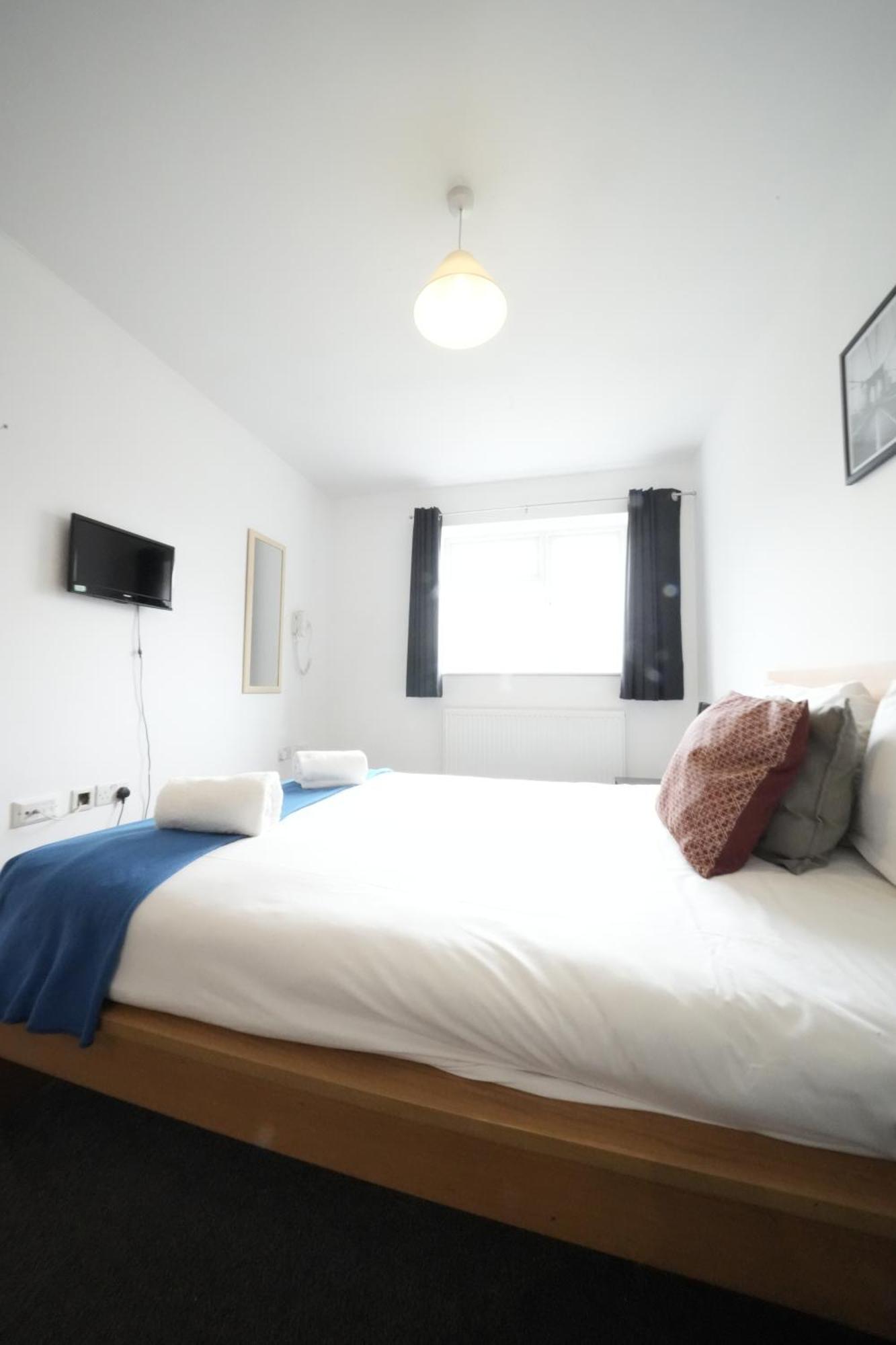 The Great Airport Place-Private Bedrooms With Private Bathroom-1 Bus To Heathrow Airport-5 Minutes By Car- Helpful Advice From Our Team Хармондсворт Экстерьер фото